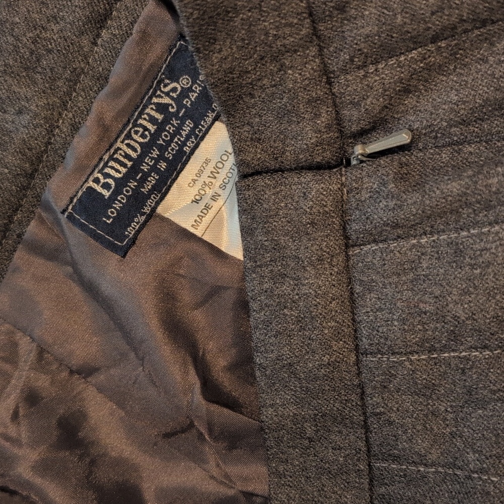 Mint Condition Vintage 80s Burberry Gray Wool Pleated Skirt - Picture 3 of 5